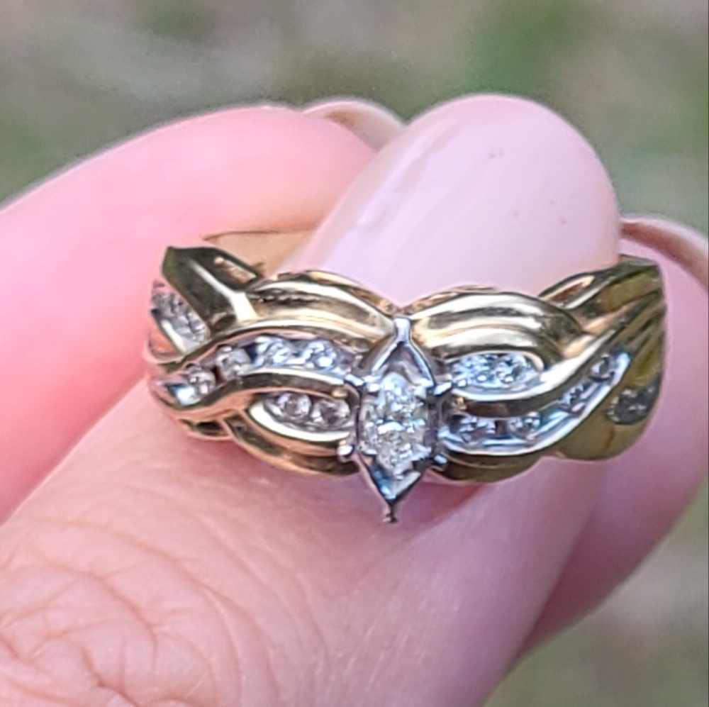 10kt gold cluster diamond chunky ring
